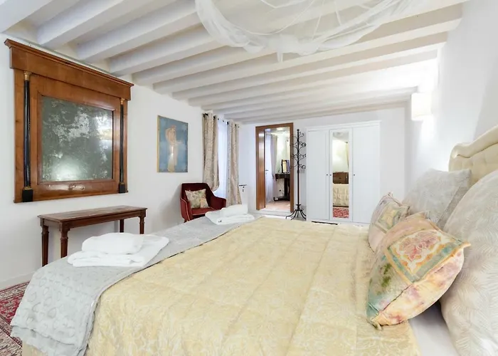 Ca' Del Carro Family